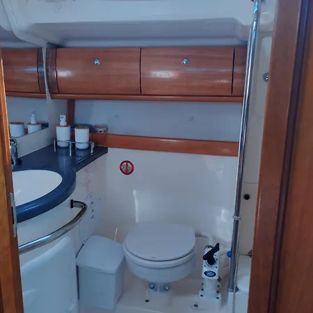 Hotel en barco Cassiopeia Pula