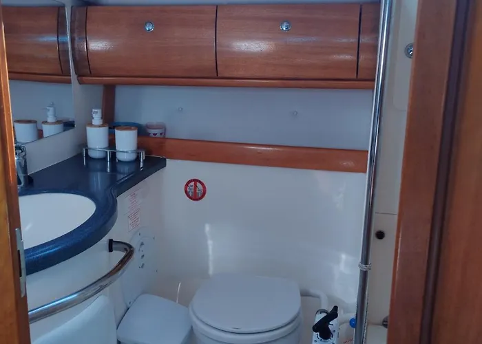 Hotel en barco Cassiopeia Pula